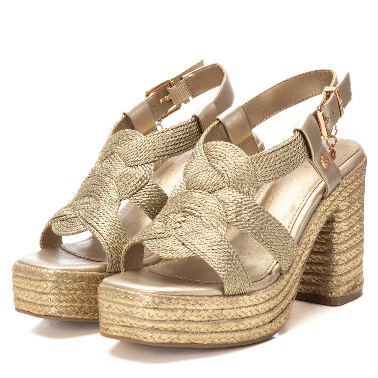 1901220-Sandalia-Clara-Oro-Xti_05.jpg